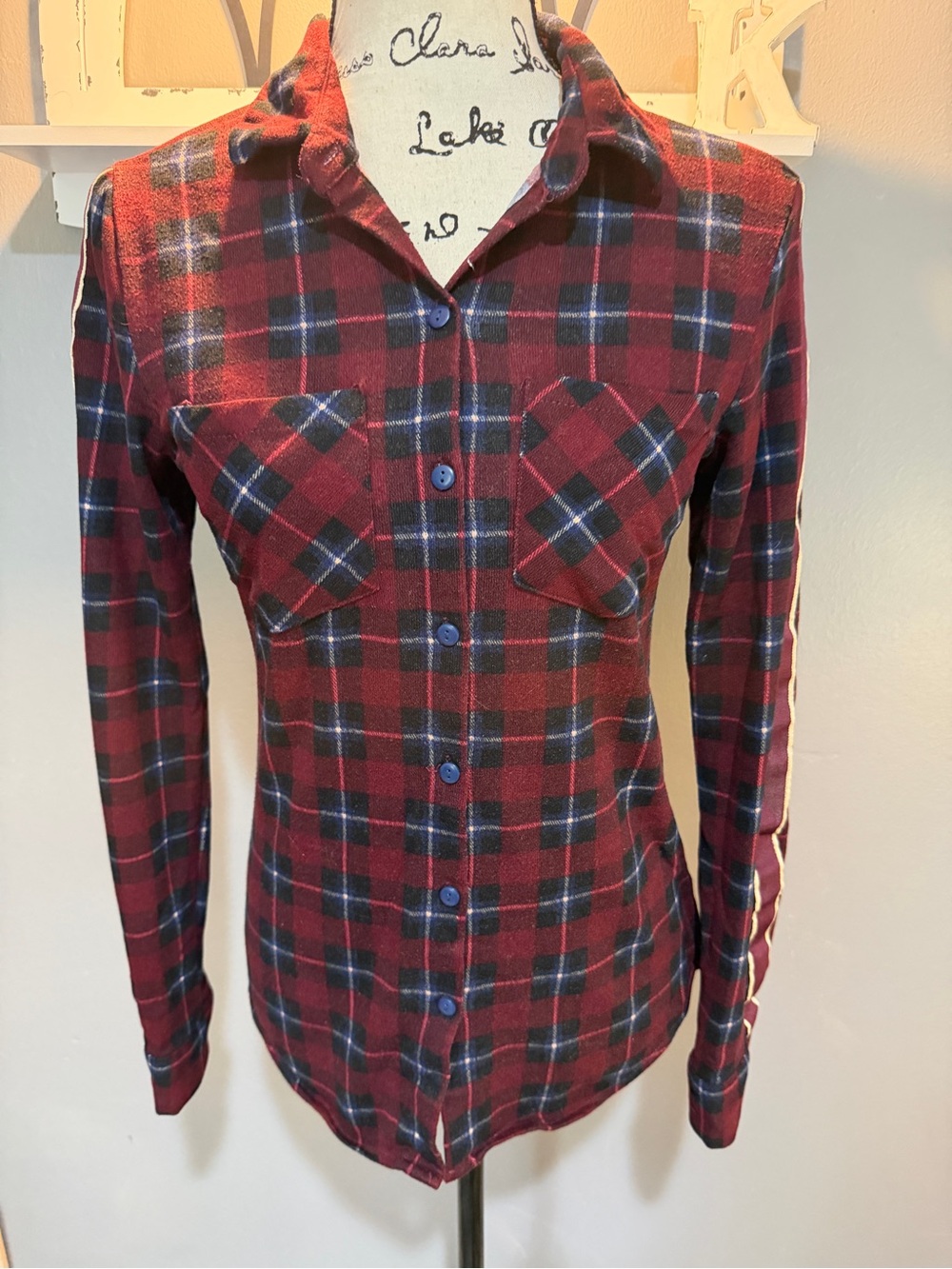 DAYTRIP RED/NAVY PLAID BUTTON DOWN SHIRT SZ XS